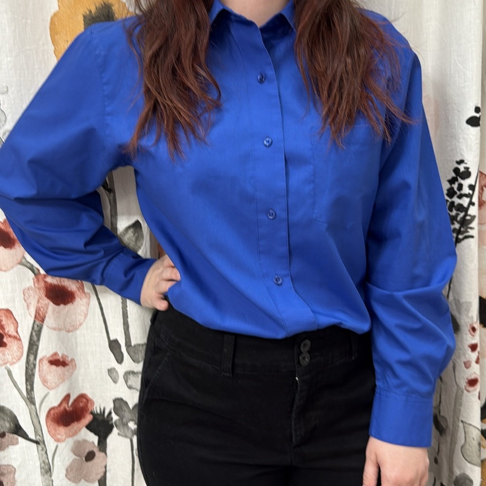 Women’s Foxcroft blue long sleeve button down dress shirt. Size 10 - Picture 2 of 14